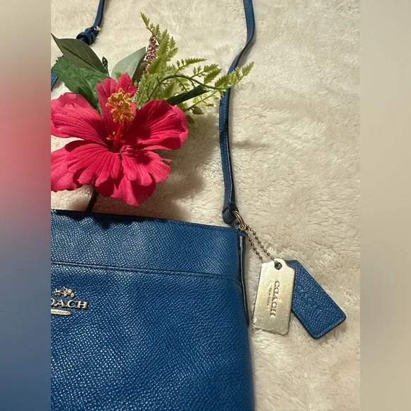 Coach Blue Crossbody Bag - Picture 3 of 11